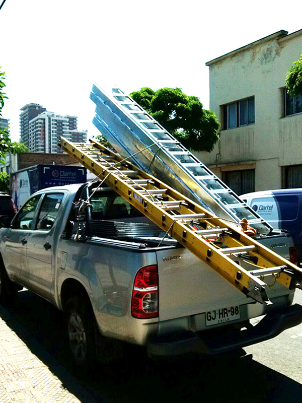 CAMIONETA ESCALERAS